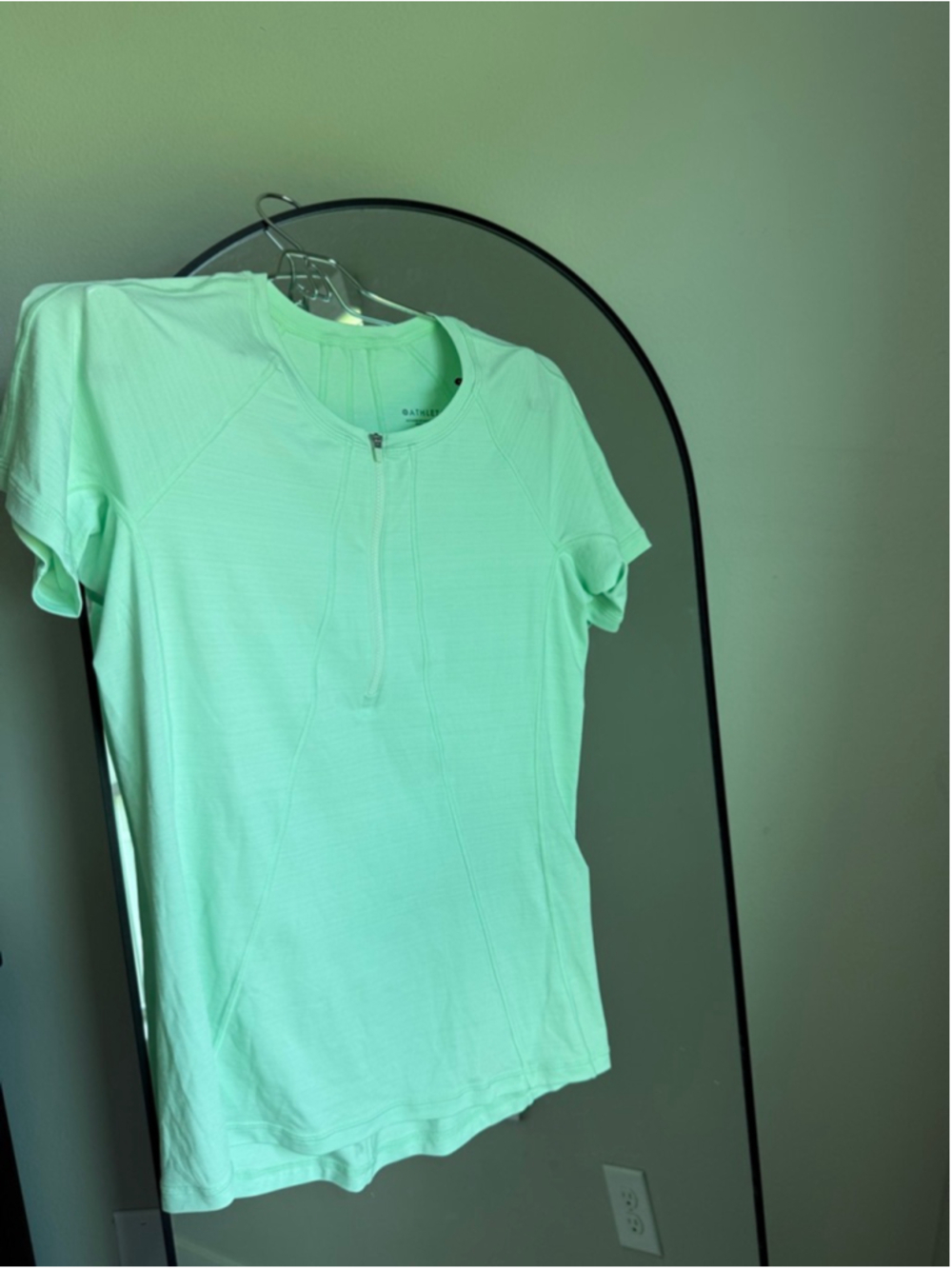 Women's Athleta Green Short Sleeve Tee MP